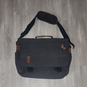 Rainsmore Messenger Bag